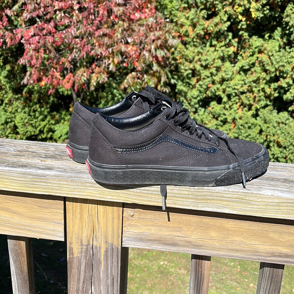 Black vans